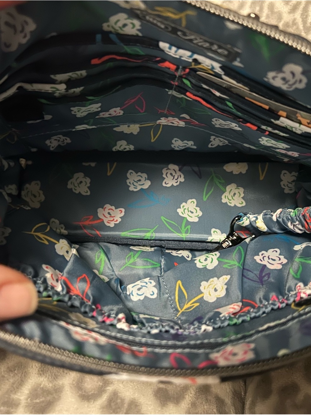 Quilted Sheen Floral Crossbody Bag in Navy - Picture 4 of 4